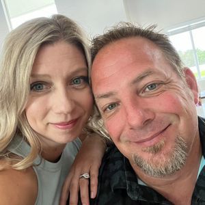 Meet your Posher, Lora